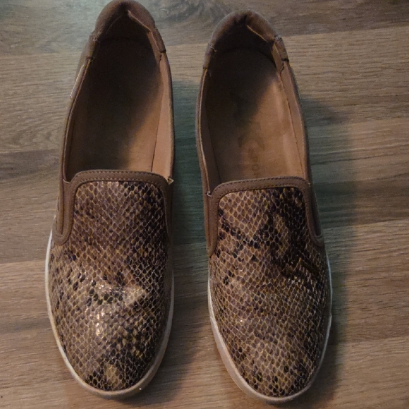 Anne Klein Brown Snakeskin Loafers - Picture 1 of 6